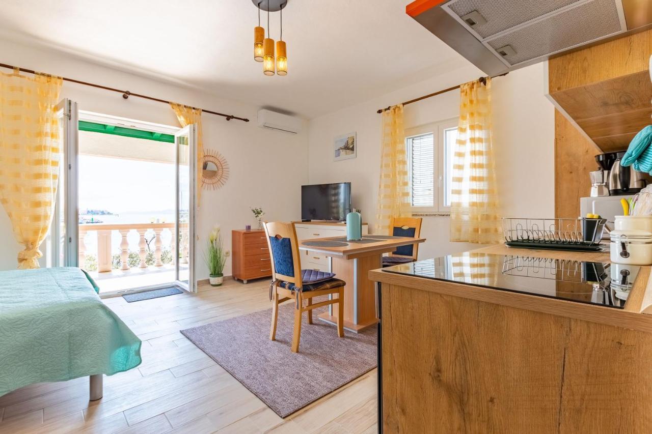 Mare-More Studio W Balcony And Beach Front And View ザダル エクステリア 写真