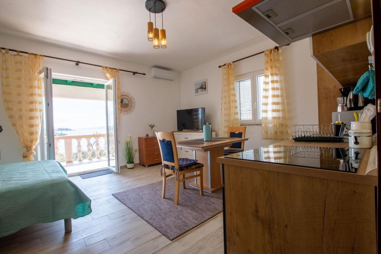 Mare-More Studio W Balcony And Beach Front And View ザダル エクステリア 写真