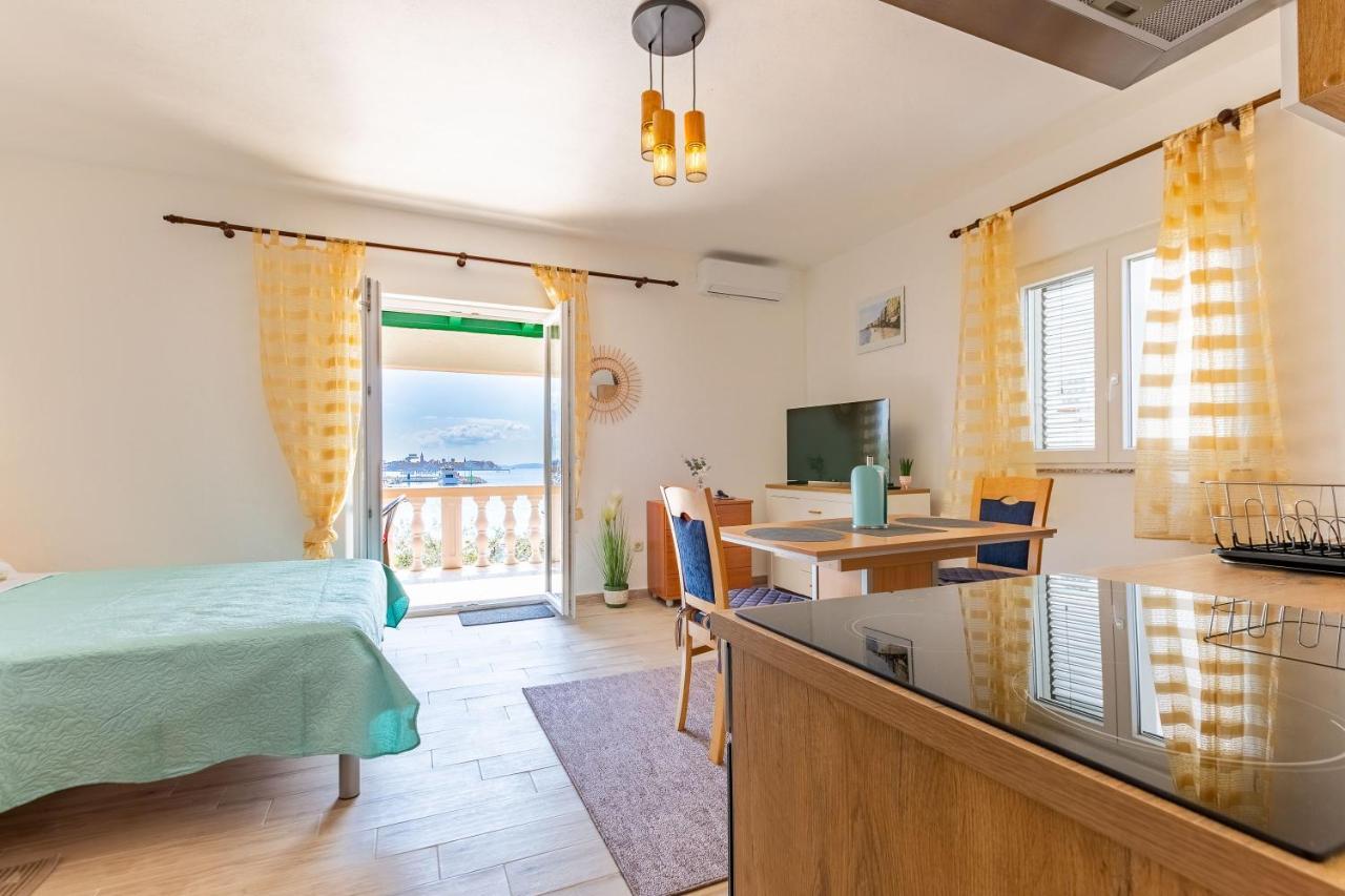 Mare-More Studio W Balcony And Beach Front And View ザダル エクステリア 写真